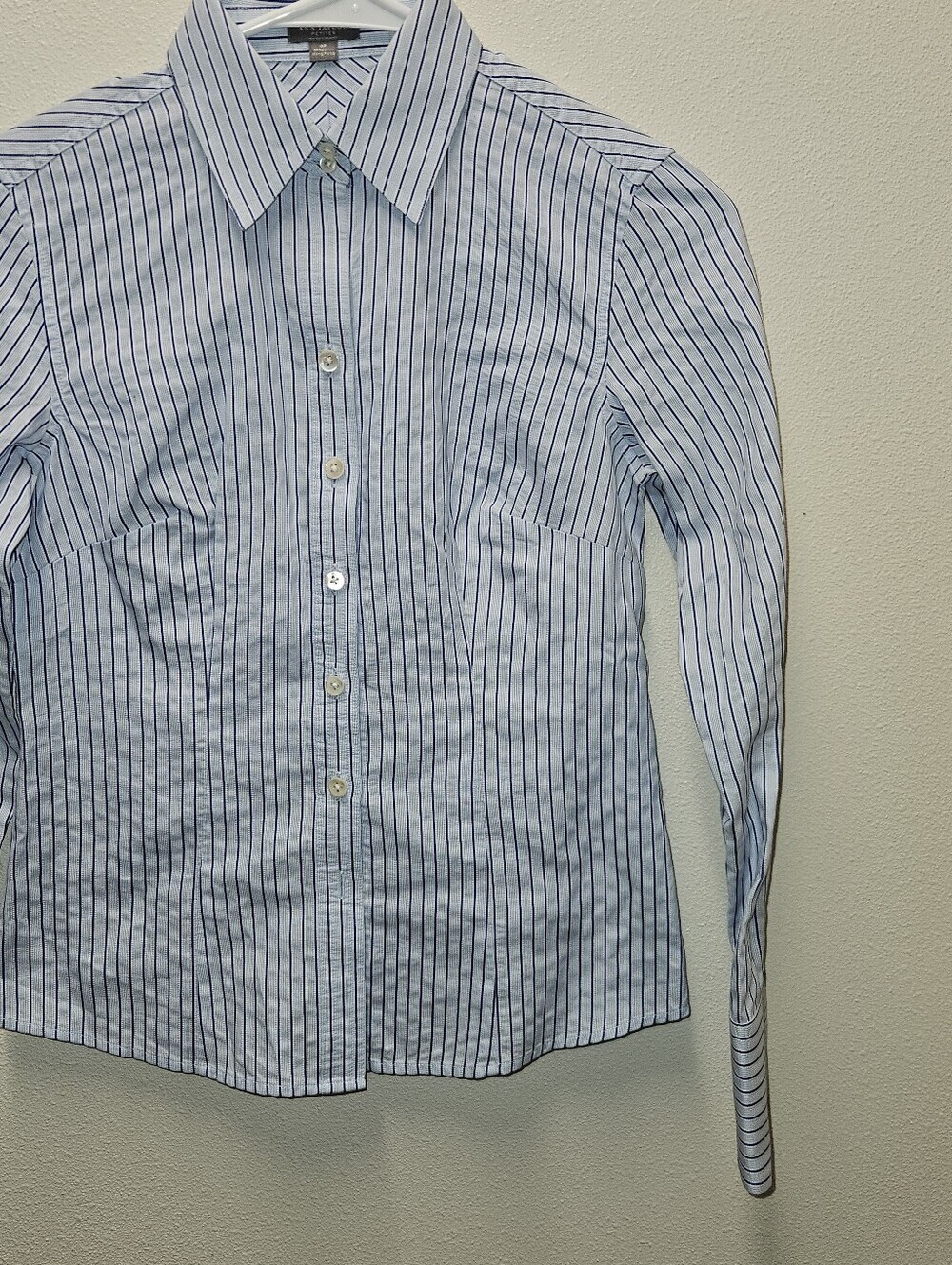 Ann Taylor Petites Womans Long Sleeve Button Up Blouse Size 0p - Picture 3 of 11
